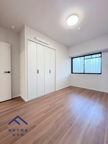 三愛シティライフ野間レイクビューの洋室