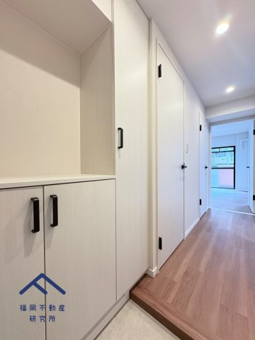 三愛シティライフ野間レイクビューの玄関