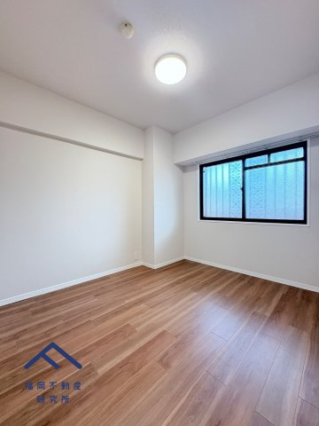 三愛シティライフ野間レイクビューの洋室