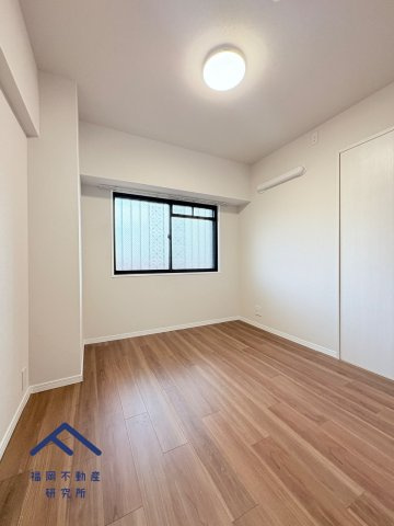 三愛シティライフ野間レイクビューの洋室