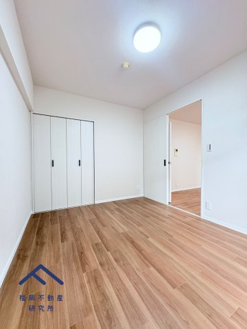 三愛シティライフ野間レイクビューの洋室