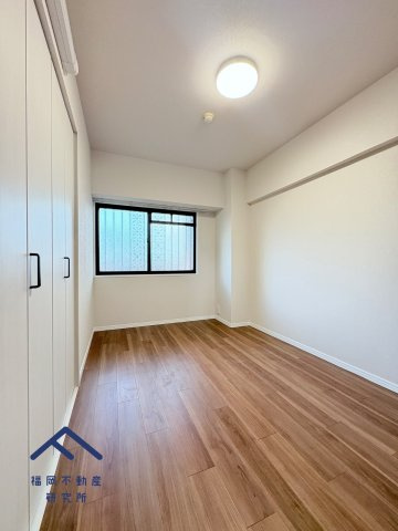 三愛シティライフ野間レイクビューの洋室