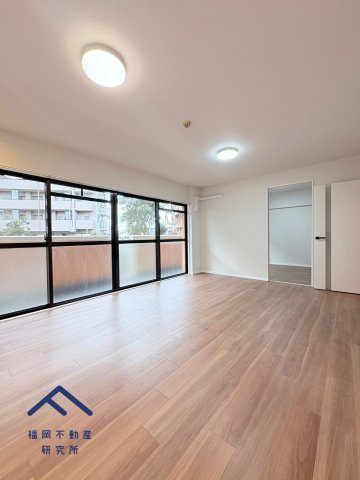 三愛シティライフ野間レイクビューの居間・リビング