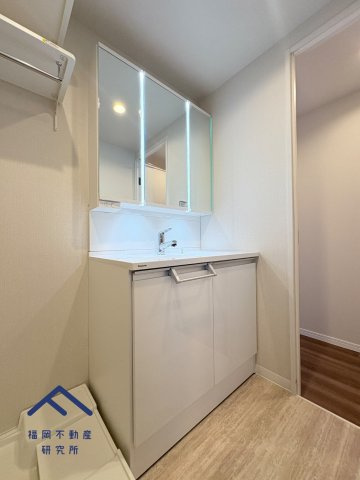 三愛シティライフ野間レイクビューの独立洗面台