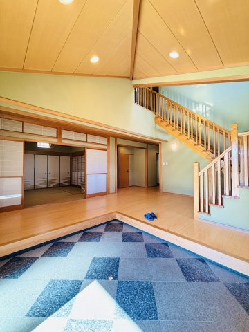 堺市中区堀上町　中古戸建の玄関