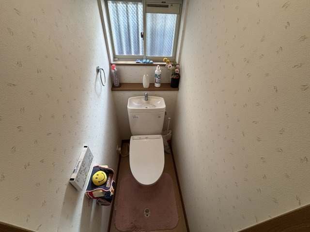 小牧市応時１丁目　中古戸建のトイレ|1Ｆトイレです。