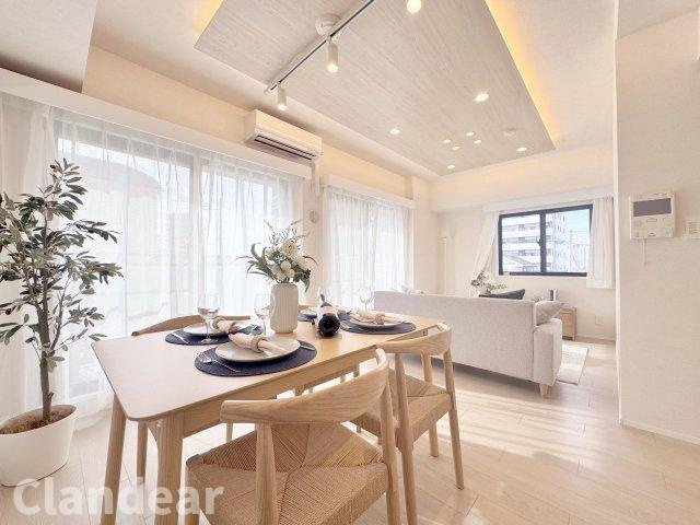 ディアハイム北松戸の居間・リビング|ドキドキの新生活も、安心してスタート。ぴったりの住まいを見つけませんか？クランディアが一緒に住まい選びをサポートします‼　まずは、お気軽にお問合せください　＃クランディア