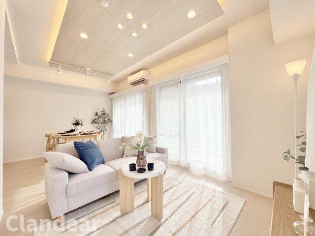 ディアハイム北松戸の居間・リビング|ドキドキの新生活も、安心してスタート。ぴったりの住まいを見つけませんか？クランディアが一緒に住まい選びをサポートします‼　まずは、お気軽にお問合せください　＃クランディア