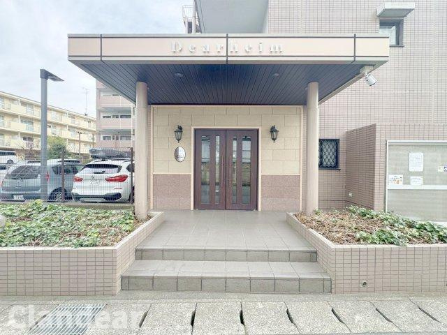 ディアハイム北松戸のエントランス|ドキドキの新生活も、安心してスタート。ぴったりの住まいを見つけませんか？クランディアが一緒に住まい選びをサポートします‼　まずは、お気軽にお問合せください　＃クランディア