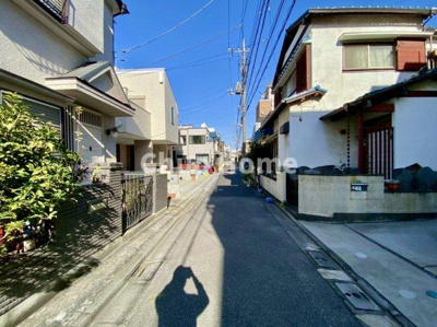 【前面道路含む現地写真】 | 足立区綾瀬6丁目中古住宅 | 全面道路