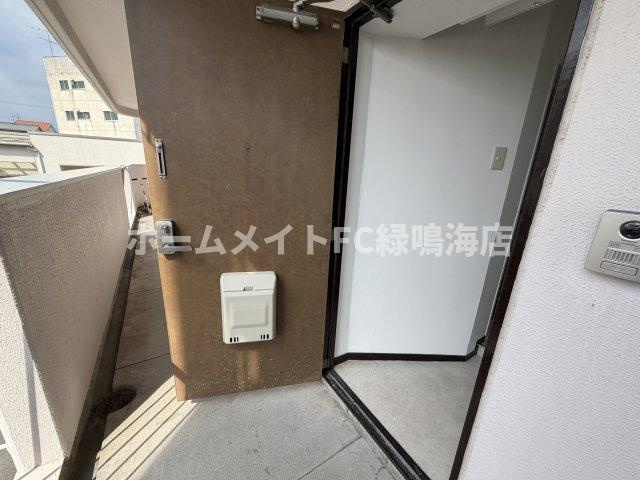 栄寿ハイツのバルコニー