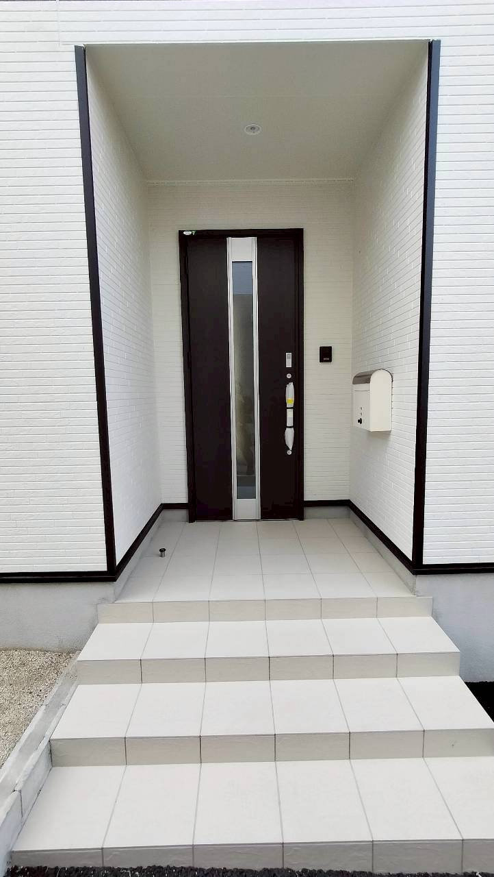 クレイドルガーデン南区八分字町　第14の玄関|ゆったりとした玄関です