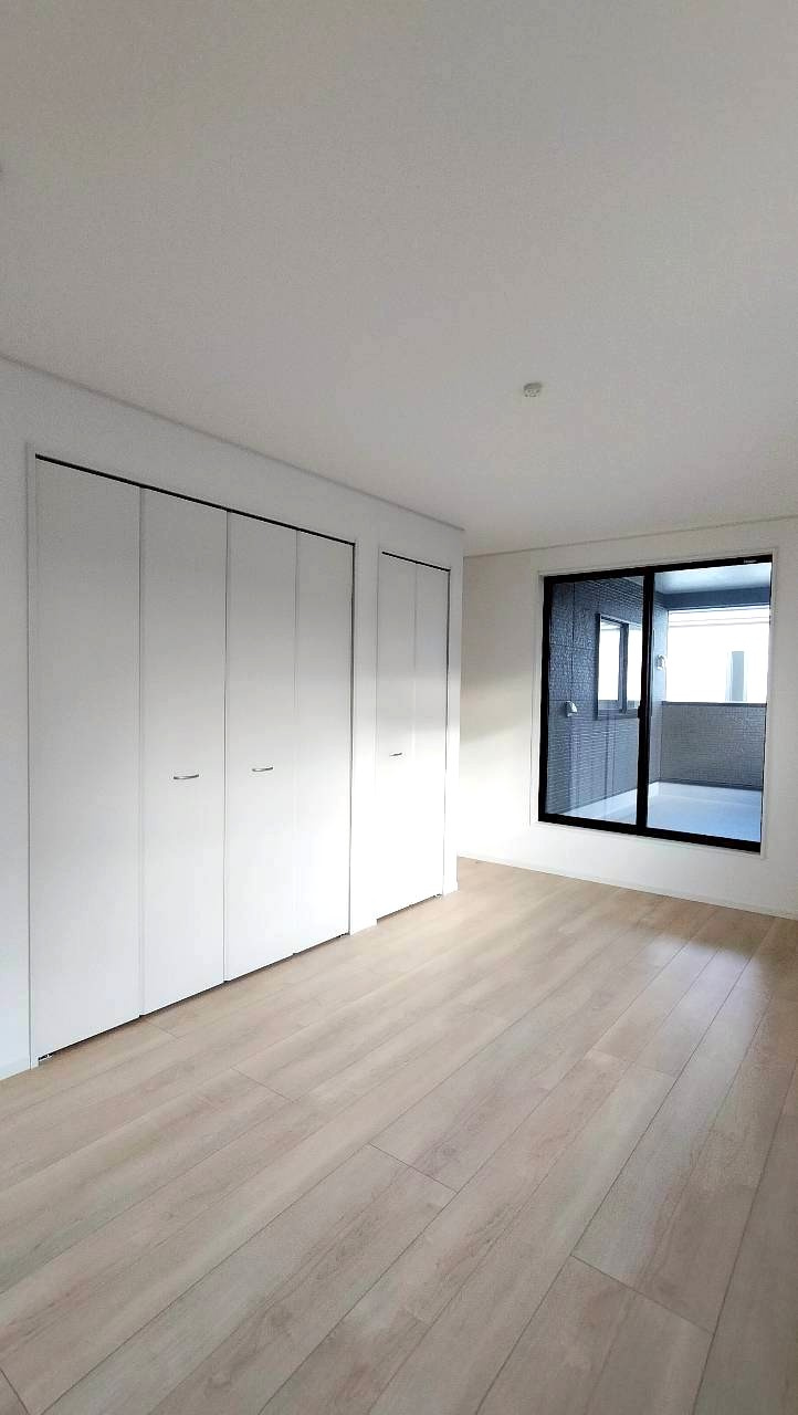 クレイドルガーデン南区八分字町　第14の洋室|落ち着いた色調の洋室です