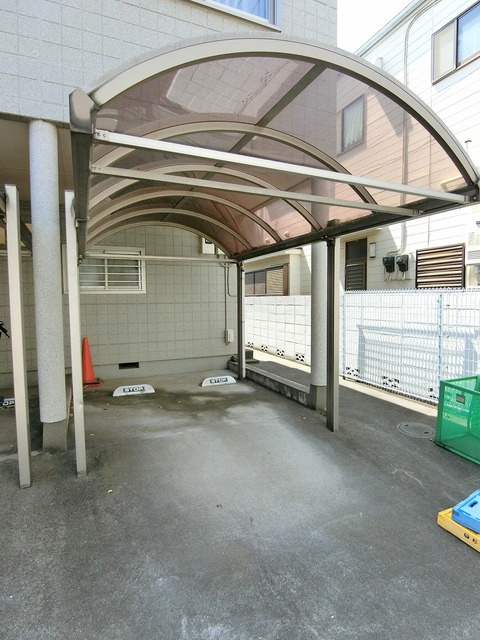 プリマベーラ永福の駐車場|★屋根付きの敷地内駐車場★