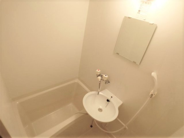 【浴室】 | レオパレスサンライズ大川 | 設備・仕様は号室により異なる為、現況を優先致します。