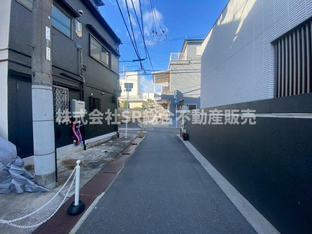 本庄1丁目中古戸建の前面道路含む現地写真|前面道路含む現地写真です