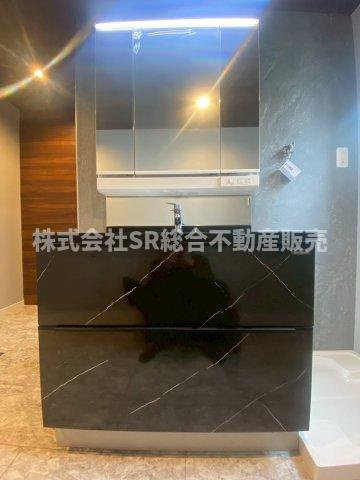 本庄1丁目中古戸建の独立洗面台|朝の身支度には欠かせない独立洗面化粧台