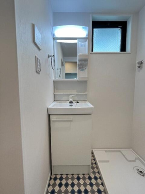 【洗面所】 | リュクスカーサ梅島 |  