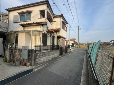 【前面道路含む現地写真】 | 東八田　中古戸建 | 南向き日当たり良好♪たっぷりの陽光に包まれる明るい住まい！