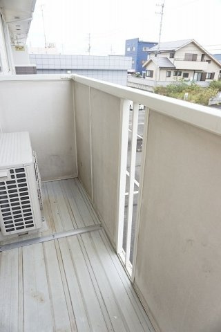 ロイヤル雑賀のバルコニー|開放的で明るい空間を演出してくれるバルコニーです