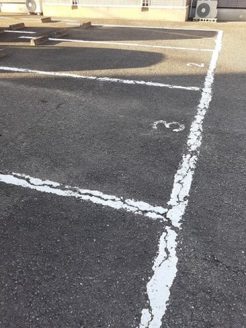 ロイヤル雑賀の駐車場|駐車場です