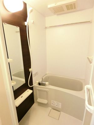 リブリ・mille septの浴室