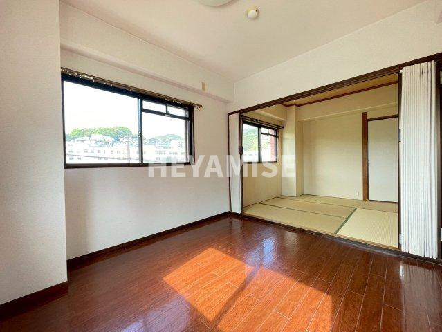 グランドメゾン桜馬場の洋室|※反転類似間取りのお部屋の参考画像です※現況を優先します