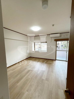 【居間・リビング】 | パークサイドハイツタケノヤ | おしゃれな居間です