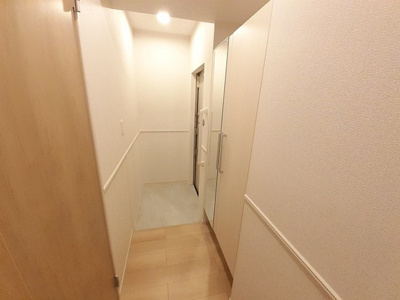 【玄関】 | ウェルス暁