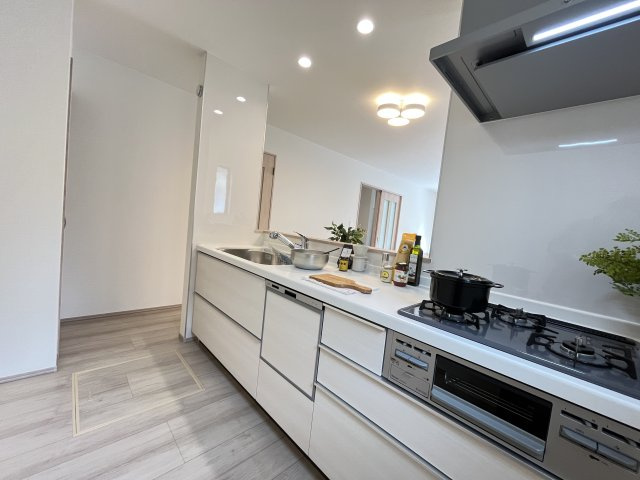 「西宮市新築一戸建」西宮浜町のキッチン|きれいなキッチンです