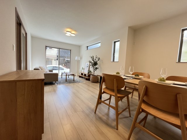 「西宮市新築一戸建」西宮浜町の居間・リビング|ゆったり過ごせる居間です