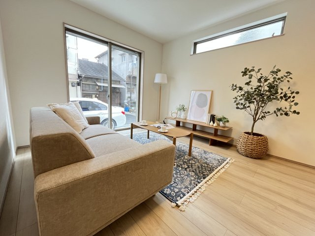 「西宮市新築一戸建」西宮浜町の居間・リビング|使いやすい居間です