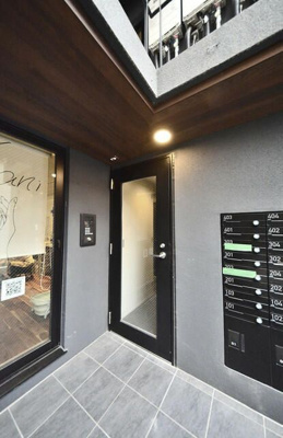 【エントランス】 | CREAL板橋氷川町 | エントランスです