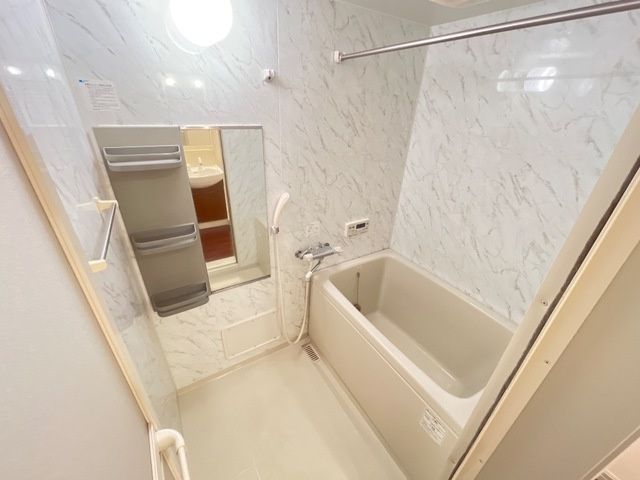 フェアリーハウス北村の浴室