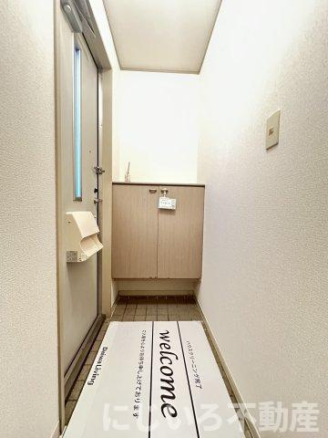 アビタシオン那賀川Bの玄関