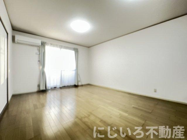 アビタシオン那賀川Bの居間・リビング