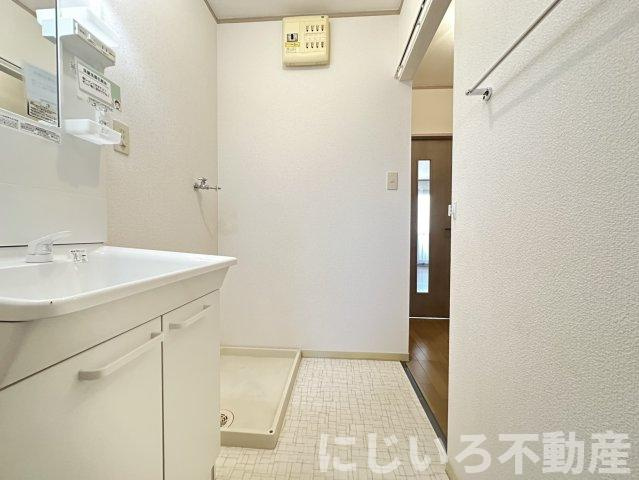 アビタシオン那賀川Bの洗面所