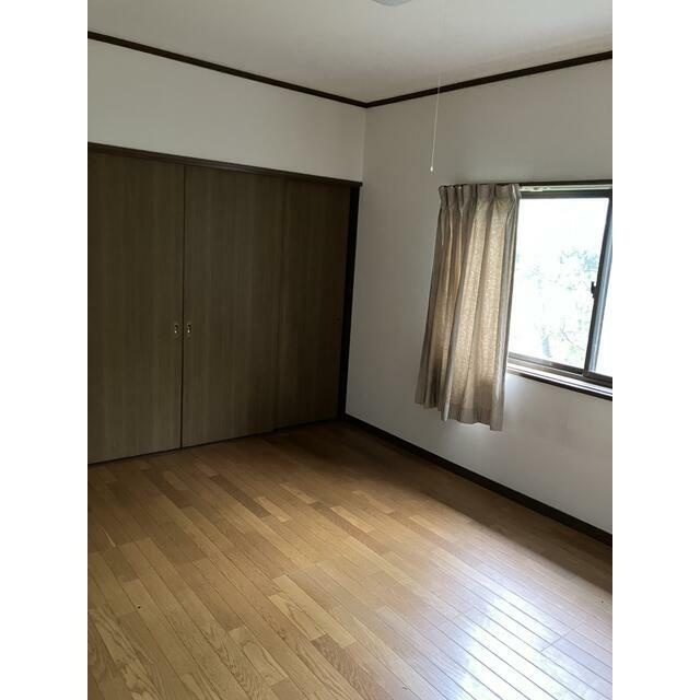 鳥取市浜坂8丁目の洋室