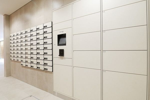 プレミアムキューブG北新宿のロビー|■宅配ＢＯＸ■集合ポスト