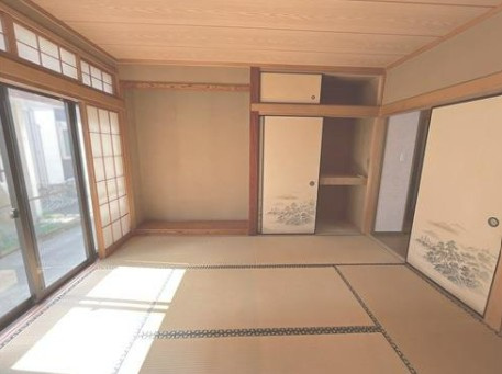 【中古】川越市旭町３丁目中古住宅の和室|１F8帖和室です