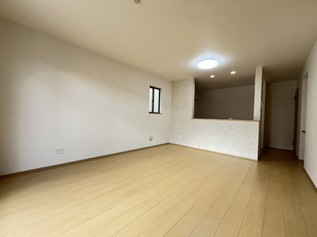 「西宮市新築一戸建」西宮浜町の居間・リビング|こちらのリビングで趣味の時間をお楽しみください　15帖