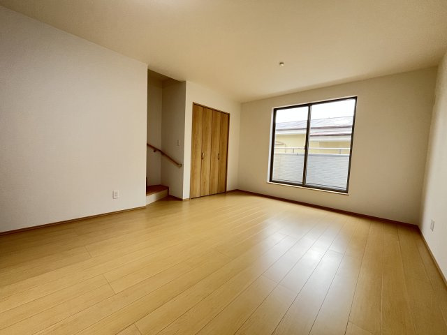 「西宮市新築一戸建」西宮浜町の居間・リビング|こちらのリビングで趣味の時間をお楽しみください　15帖