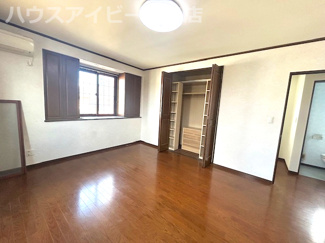 【居間・リビング】 | 大垣市鶴見町！一条工務店施工の中古住宅築20年！お車並列2台可能！折板ガレージ付き！ | 大垣市鶴見町！一条工務店施工の中古住宅築20年！お車並列2台可能！折板ガレージ付き！