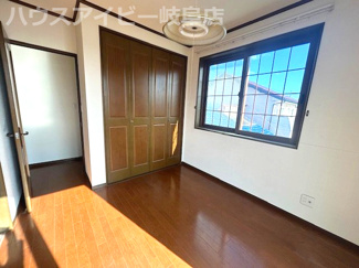 【洋室】 | 大垣市鶴見町！一条工務店施工の中古住宅築20年！お車並列2台可能！折板ガレージ付き！ | 大垣市鶴見町！一条工務店施工の中古住宅築20年！お車並列2台可能！折板ガレージ付き！