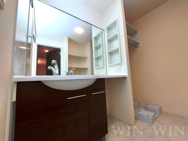 豊橋市三ツ相町のアパートの独立洗面台|イメージ（同建物内別部屋の写真です）