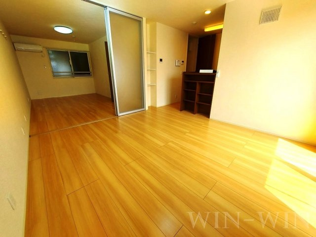 豊橋市三ツ相町のアパートの居間・リビング|イメージ（同建物内別部屋の写真です）