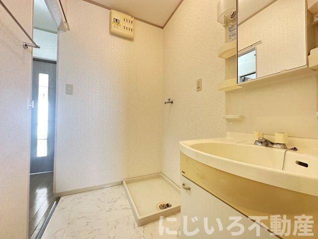 アビタシオン那賀川Bの洗面所