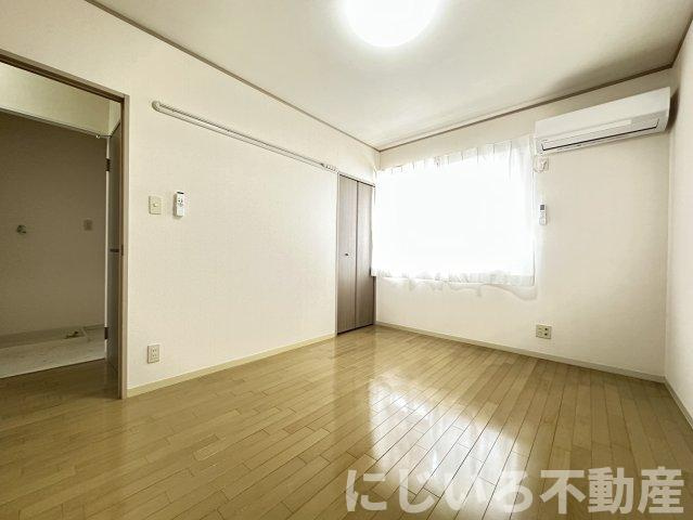 アビタシオン那賀川Bの居間・リビング