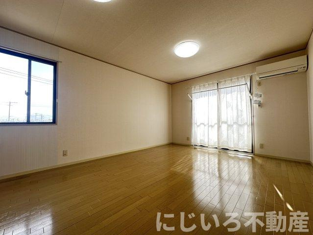 アビタシオン那賀川Bの居間・リビング