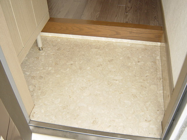 リベラル・プレイスの玄関